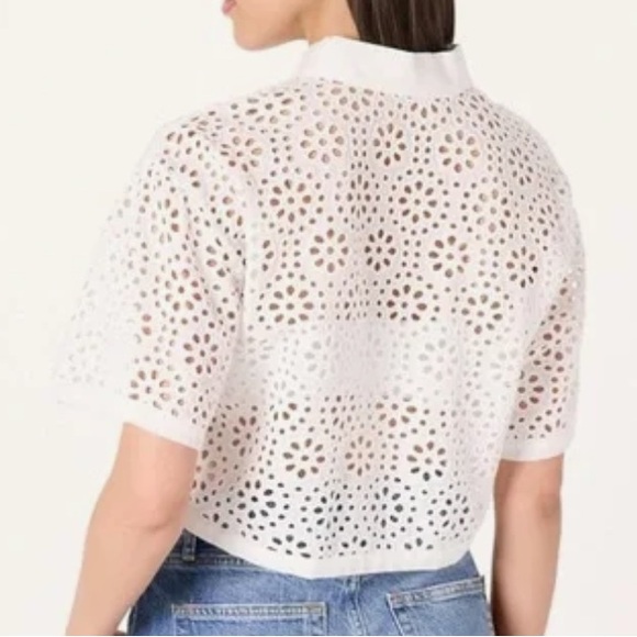 Chic White Eyelet Women's Blouse - Picture 2 of 6